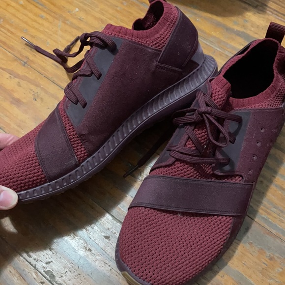 Under armour  size 8 running shoes - Picture 2 of 4